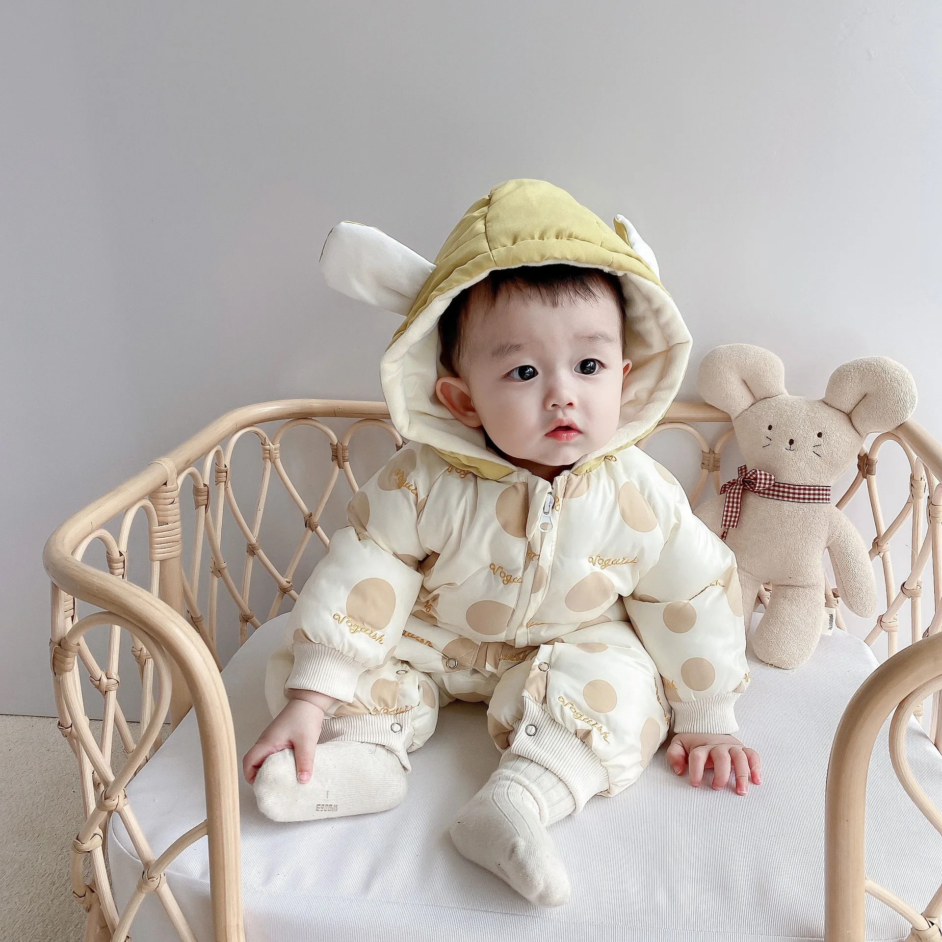 Baby Autumn and Winter Climbing Suit, Down Cotton Jumpsuit, Outing Hugging Coat, Hooded and Fleece Thickened