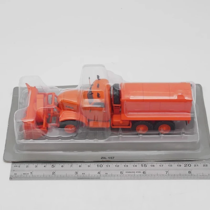 

IXO Diecast 1:43 Scale Zil 157 Road Snow Blower Alloy Truck Model Finished Product Simulation Toy Gift Static Model Display