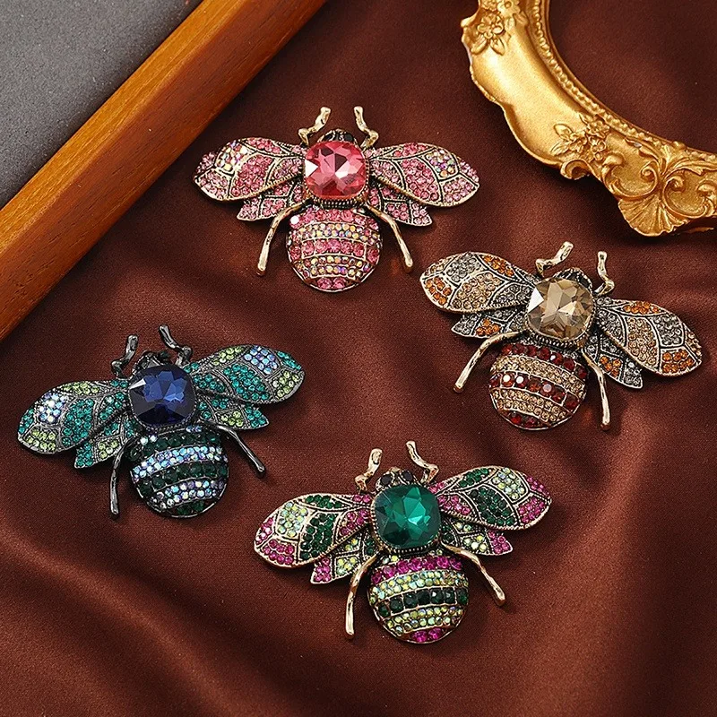 1PCS  Luxury Crystal Bee Badges Pins for Women Men Fashion Unisex Clothing Insect Series Classic Brooches Corsage Lapel Pin