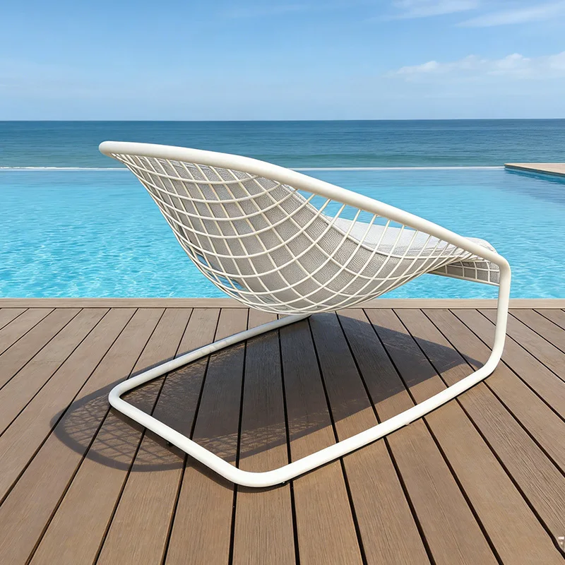 Simple metal mesh leisure lounge chair villa courtyard garden with mat