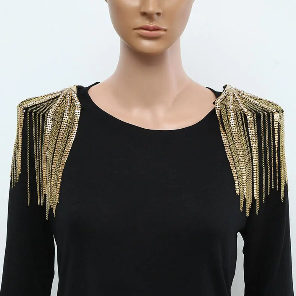 Epaulette – Der elegante Akzent für Anzug und Jackett, der alles verändert