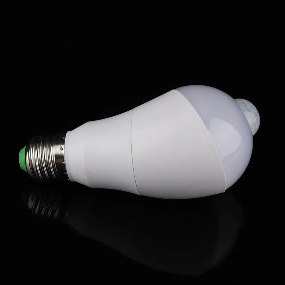 E27 Motion Sensor Light Bulb 350 Degree Rotating AC 85 - 265V LED Light Bulb 3000K - 6500K Motion Sensor Bulb Lamp Closet