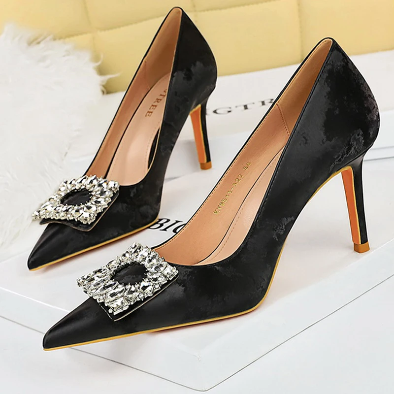 2024 Metal Rhinestone Women Pumps Luxury Banquet Shoes Kitten High Heels 7.5 Cm Stilettos Ladies Shoes Women Heels Pointed Pumps