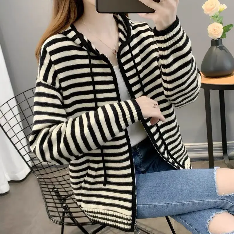 Hooded Striped Zippered Knitted Cardigan 2023 New Korean Version of Spring and Autumn Casual Fashion Versatile Women\'s Coat Top