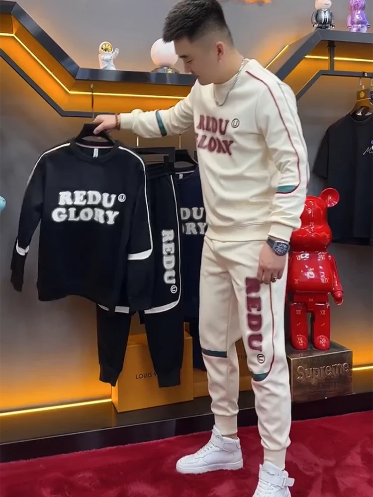 

Высококачественный мужской спортивный повседневный модный комплект: осенний новый стильный костюм из двух предметов с худи и спортивными брюками в стиле колор-блок