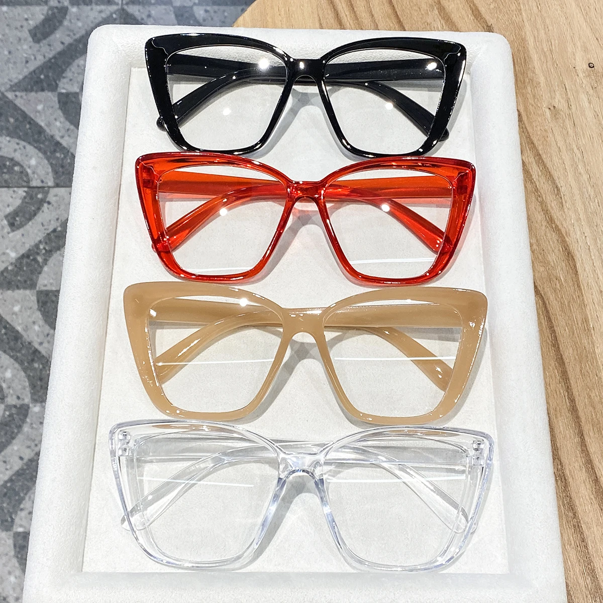 4 Pairs of Women's Plastic Cat-Eye Glasses, Trendy and Versatile, with a Casual Vibe, Elegant and Gentle Temperament, Fashionable