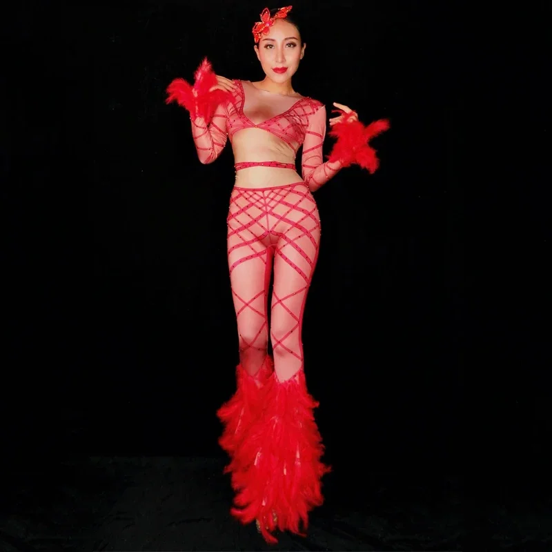 ชุดบอดี้สูทพิมพ์ลายเพชรปลอมสำหรับผู้หญิง ผ้าสเตรชสีแดง แต่งขนนก จั๊มสูทขาบาน ชุดเต้นโพลแดนซ์ ชุดนักเต้นโกโก้ รุ่น XS4869