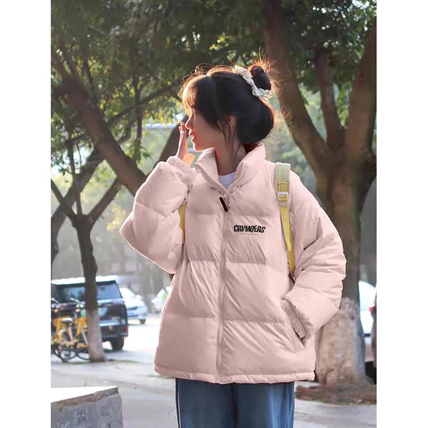 เสื้อพาร์กาแบบยูนิเซ็กซ์ ลายตารางหมากรุก ดีไซน์ดั้งเดิม คลาสสิก ดีไซน์มีเอกลักษณ์  ให้ความรู้สึกวินเทจ  ลุคเรโทร  โทนสีกลางๆ