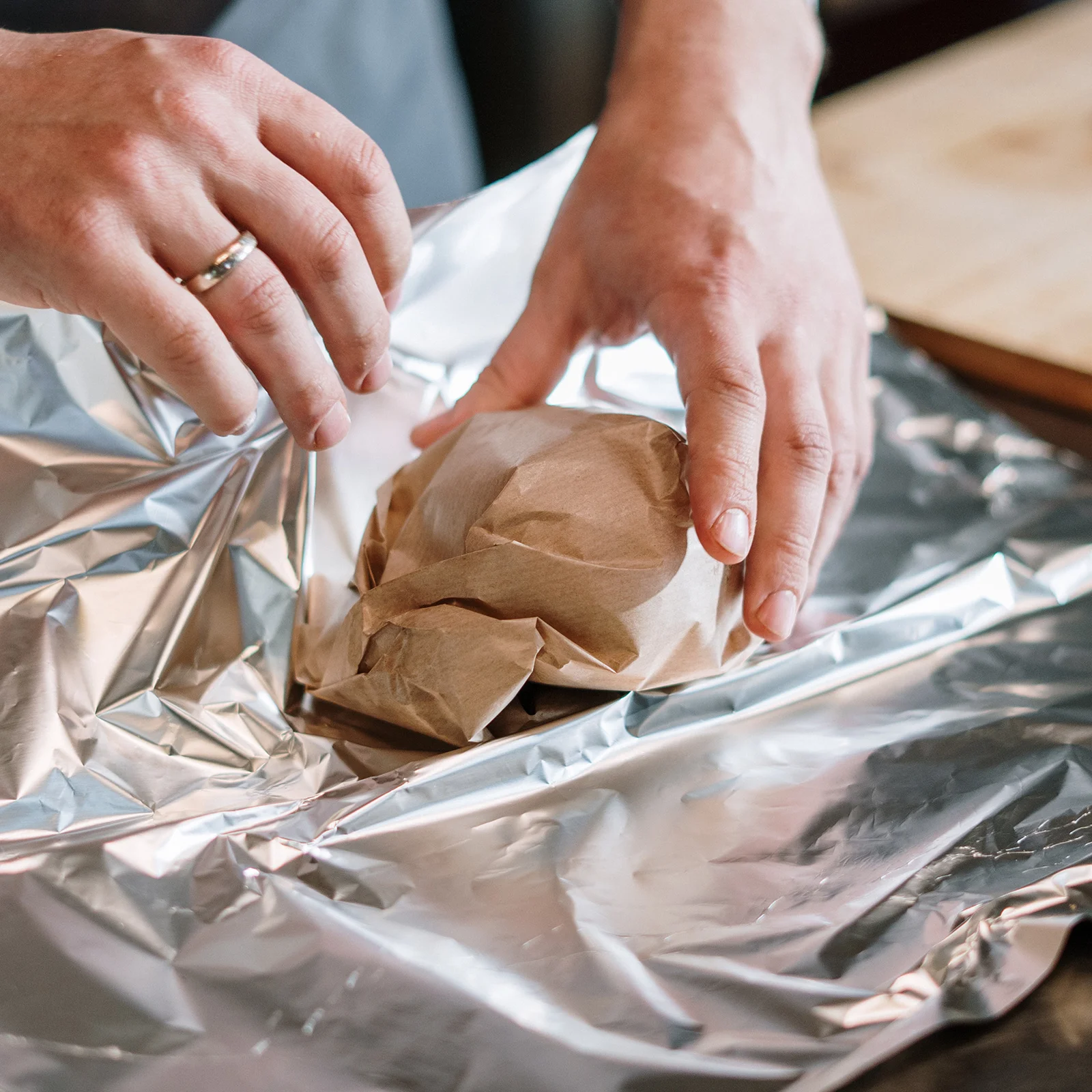 

600Pcs Aluminum Foil Wrappers Nougat Wrapping Papers Portable Lightweight Candy Packaging Decorative Nougat Wrapping Papers