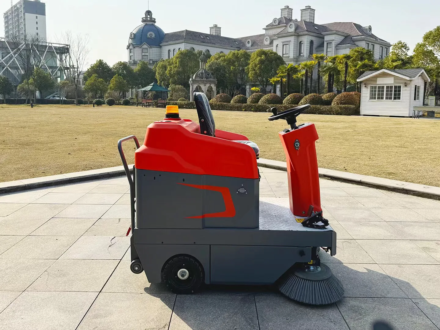 Automatic Electric Ride-on Street Sweeper High Durability Driving Industrial Sweeping Machine