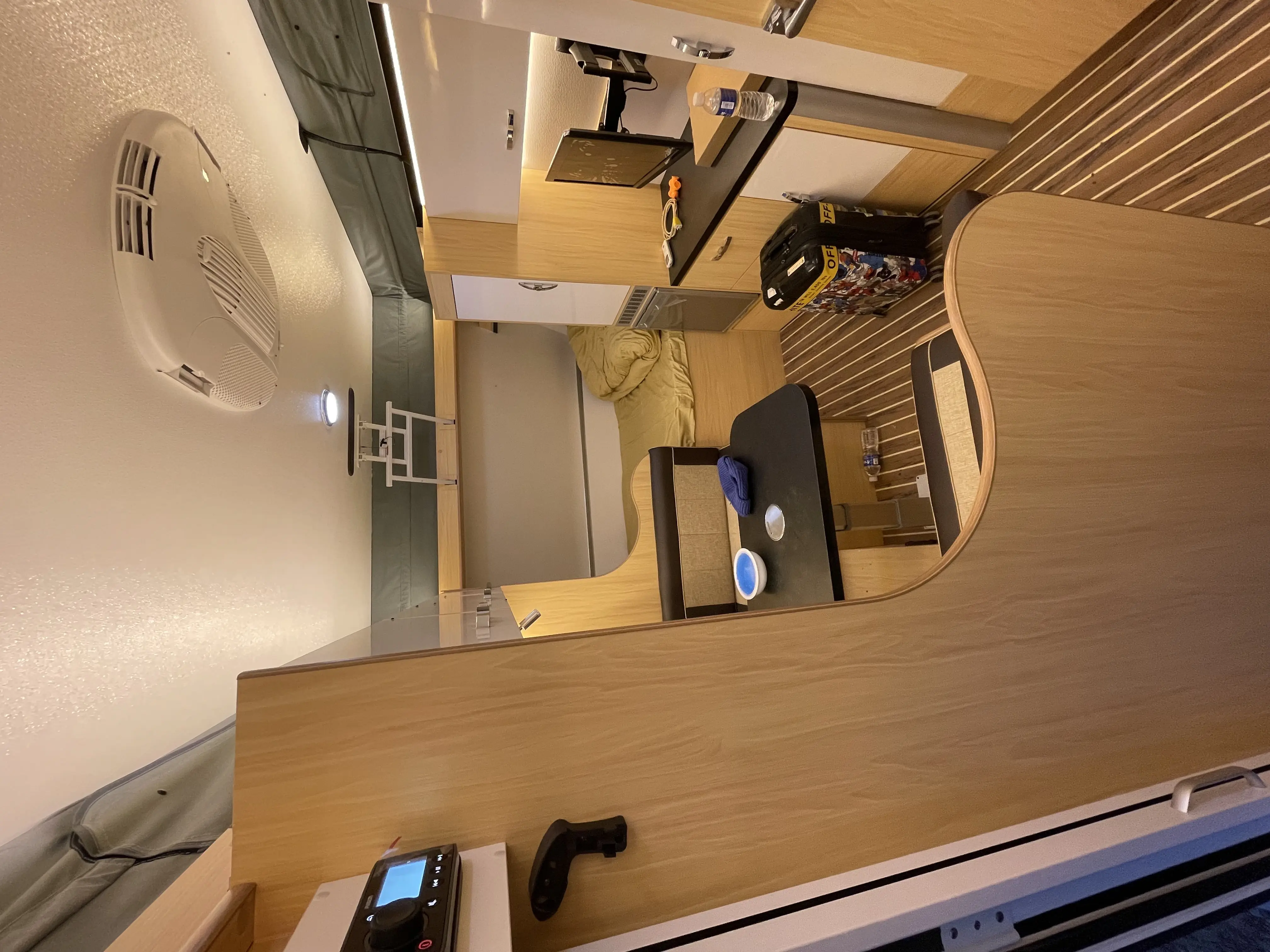 Lekki przyczepa kempingowa terenowa z wysuwaną kuchnią do podróży