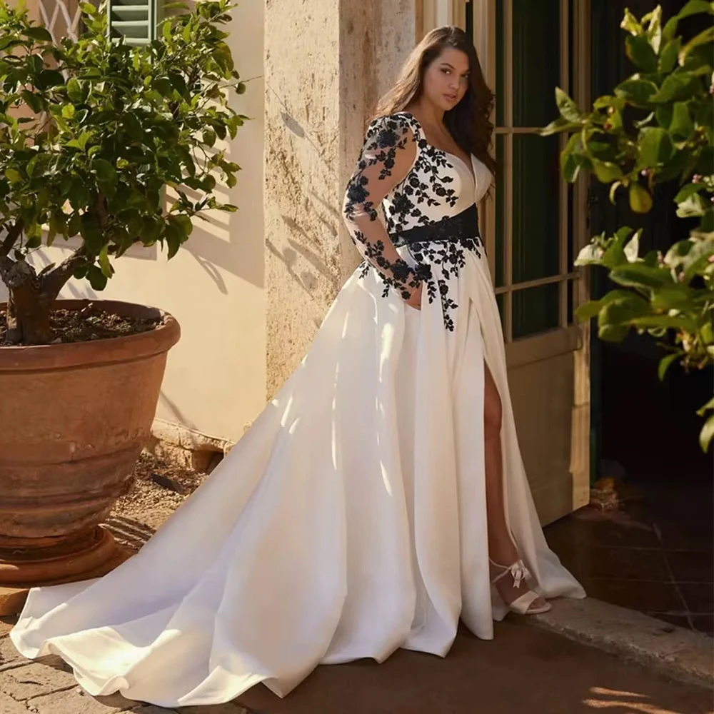 Robe de mariée personnalisée, magnifique, grande taille, avec des appliques noires, col en V, manches longues, traîne de balayage