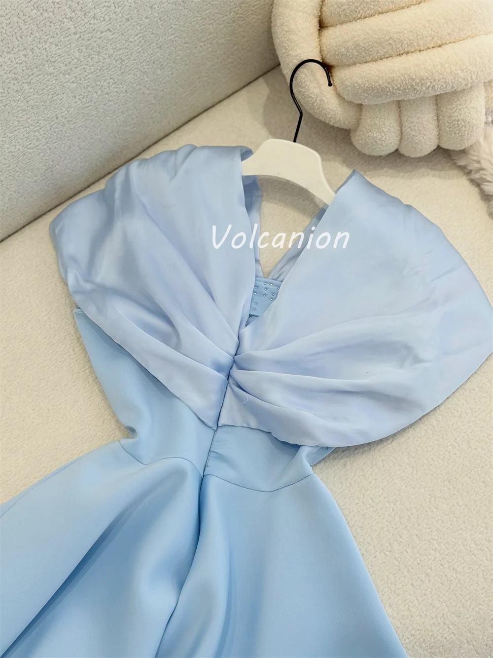 Abiti classici personalizzati di alta qualità in jersey con strass e fascia a trapezio con spalle scoperte Abiti da cerimonia su misura