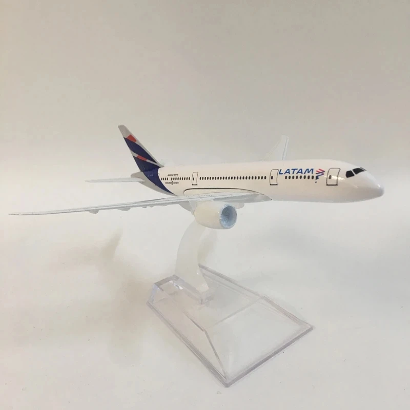 16cm Latam Airlines B787 Airbus 1:400 Scale Airline Die-cast Alloy Metal Airplane Model Toys with Standv