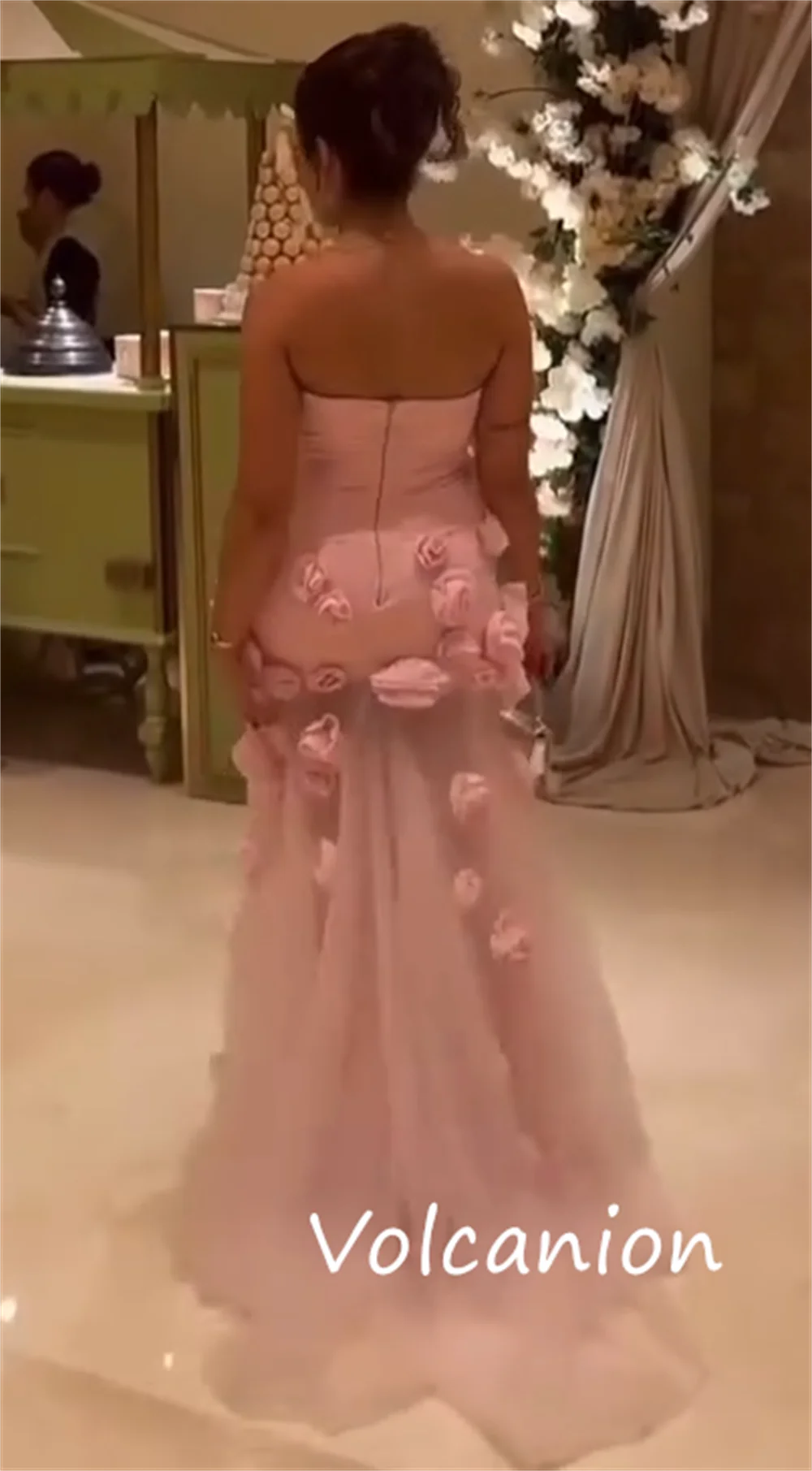 Abiti lunghi senza spalline a trapezio con pieghe in organza di alta qualità personalizzati Occasioni su misura squisite