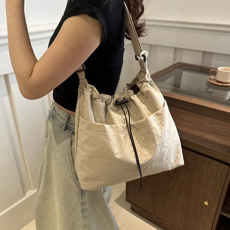 

Новая нейлоновая сумка через плечо большой вместимости для женщин, зимняя легкая сумка через плечо, минималистичная сумка-тоут