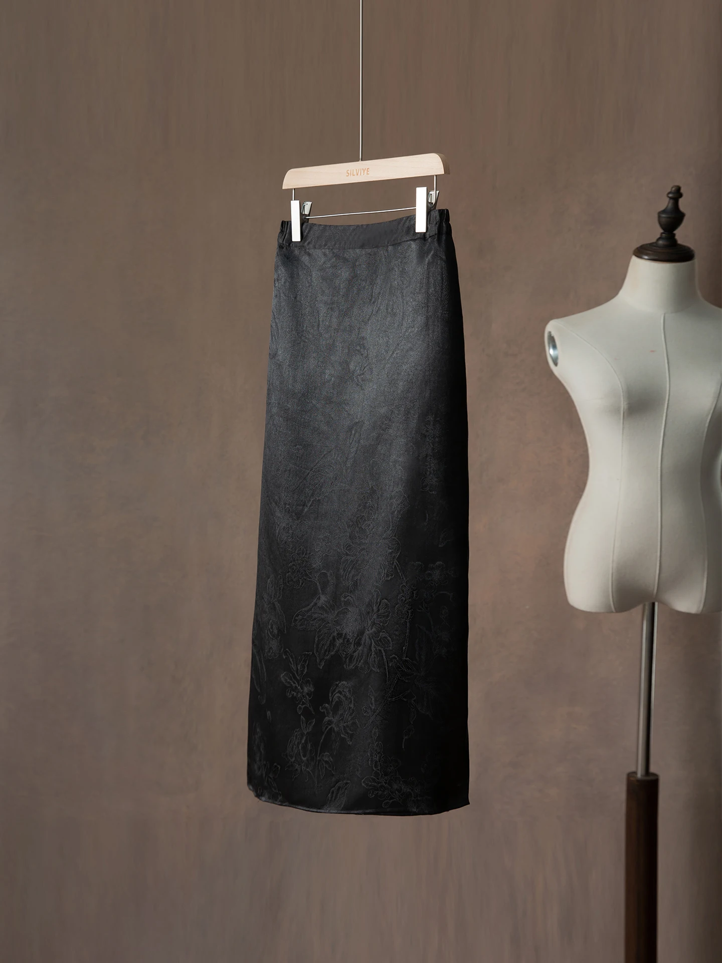 

Шелковая длинная юбка макси А-силуэта с эластичной талией и разрезом, в китайском стиле, женская повседневная, для ранней весны, модная, из облачного шелка