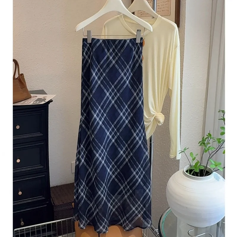 Retro artistic blue-toned lightweight gauze textured plaid skirt for women, fishtail skirt, summer slimming plaid elegant long s