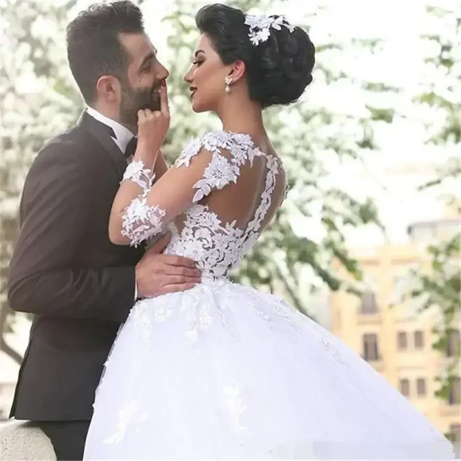 Customized New Arabic Dubai Dress Long Sleeves Mariee Princess Robe Plus Size Ball Scoop Lace Wedding Gowns