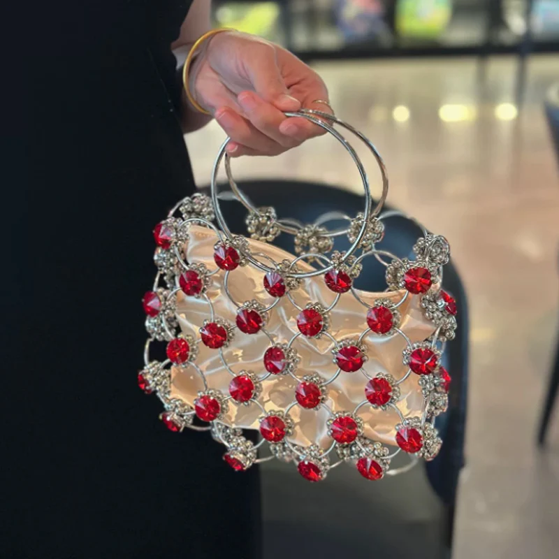 Luxury Hollowed Out Diamond Handbag Fashion And Shiny Flower Metal Ring Hand Woven Bead Bag Crossbody Bag