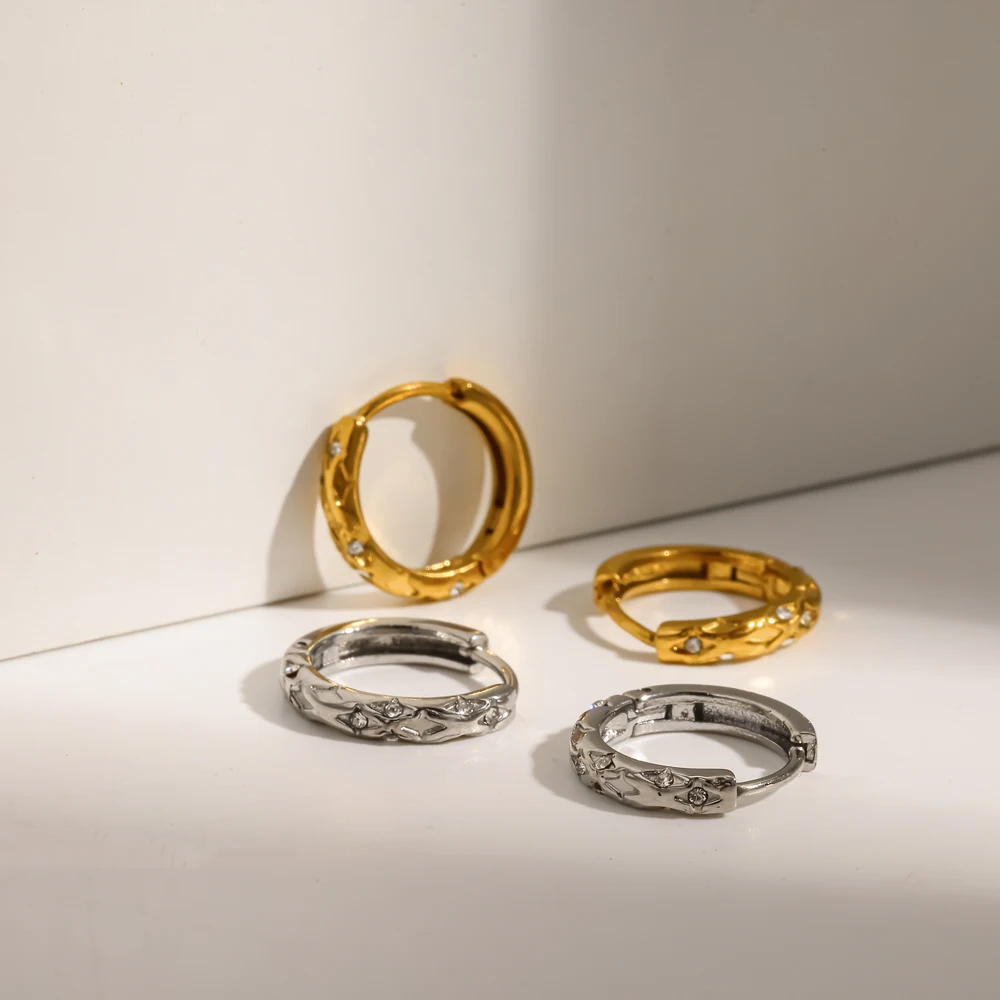 Exquisite Damen-Ohrringe aus Edelstahl mit Zirkonia-Sternen, runde Creolen, minimalistisches, niedliches Schmuckaccessoire – Detail 2