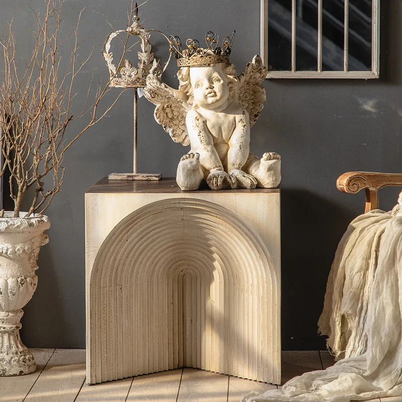 

Featured living room, retro log edge, American bed and breakfast, hotel decoration corner, angel ornament, old craft coffee tabl