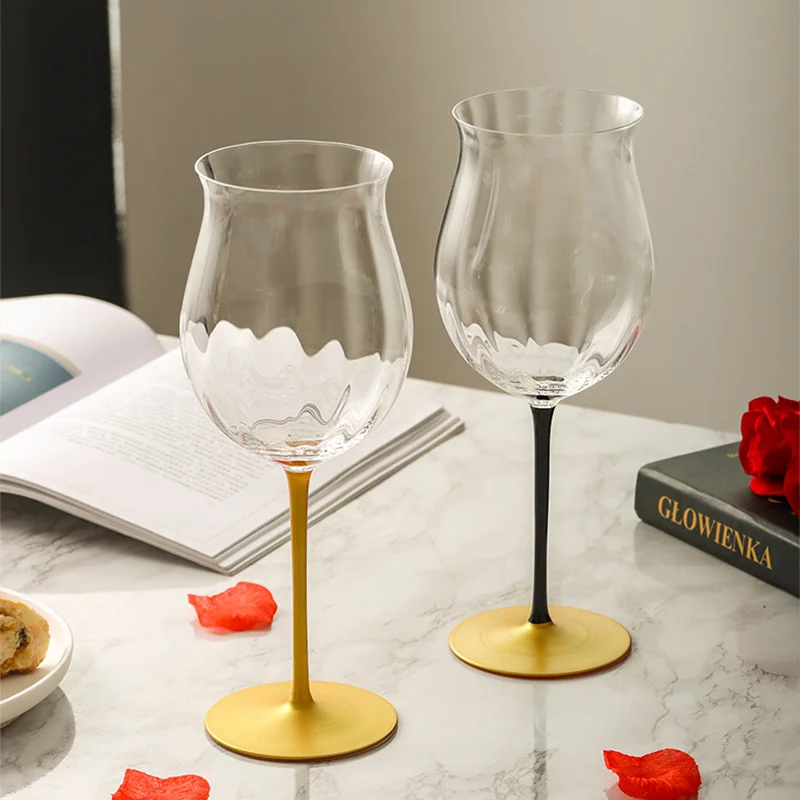 Creative Concave Bottom Wine Glass 24K Crystal Ripple Glass Goblet for Home European Light Luxury Black Sands Champagne Glasses