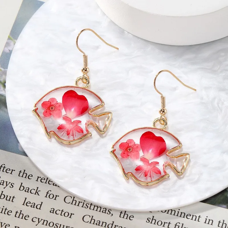 

Cute Fish Shape Earrings With Pressed Flower Jewelry Earring Elegant Epoxy Resin Colored Dried Flower Natural Earrings Wholesale