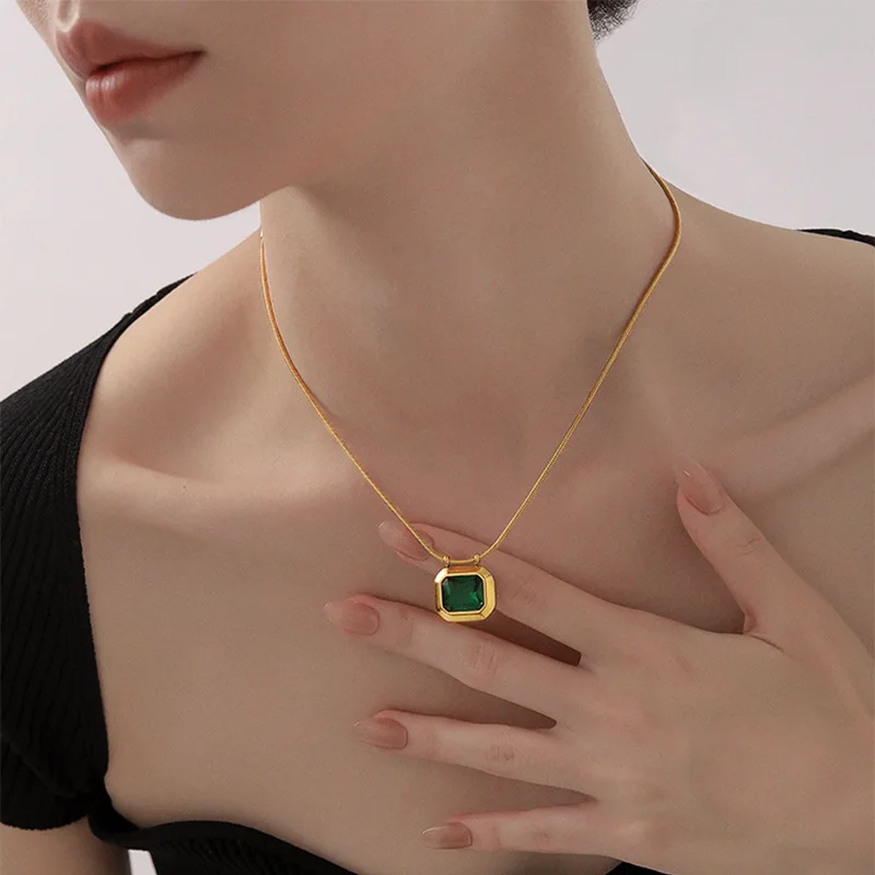 316L Stainless Steel Green Zirconia  Pendant Necklace For Women New Trend Girls Flat Snake Chain Jewelry Gifts