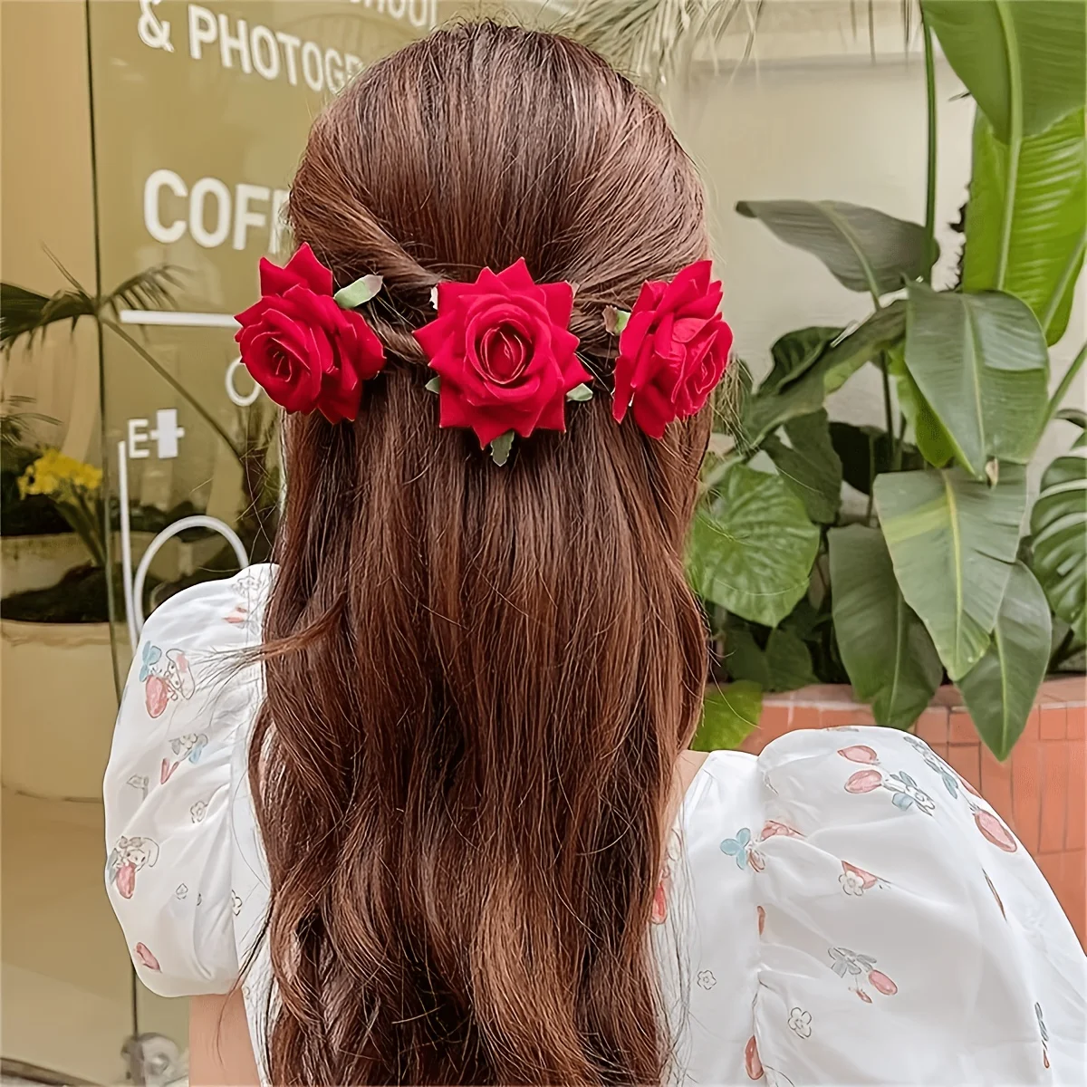 3-teiliges Set Atmosphärische Rote Blumen-Haarschmuckstücke, Rosen-Haarspangen, Seitliche Haarnadeln, Klassische Rote Filz-Rosen-Haarspangen - Perfekt für Sommeroutfits und Festliche Anlässe – Detail 4