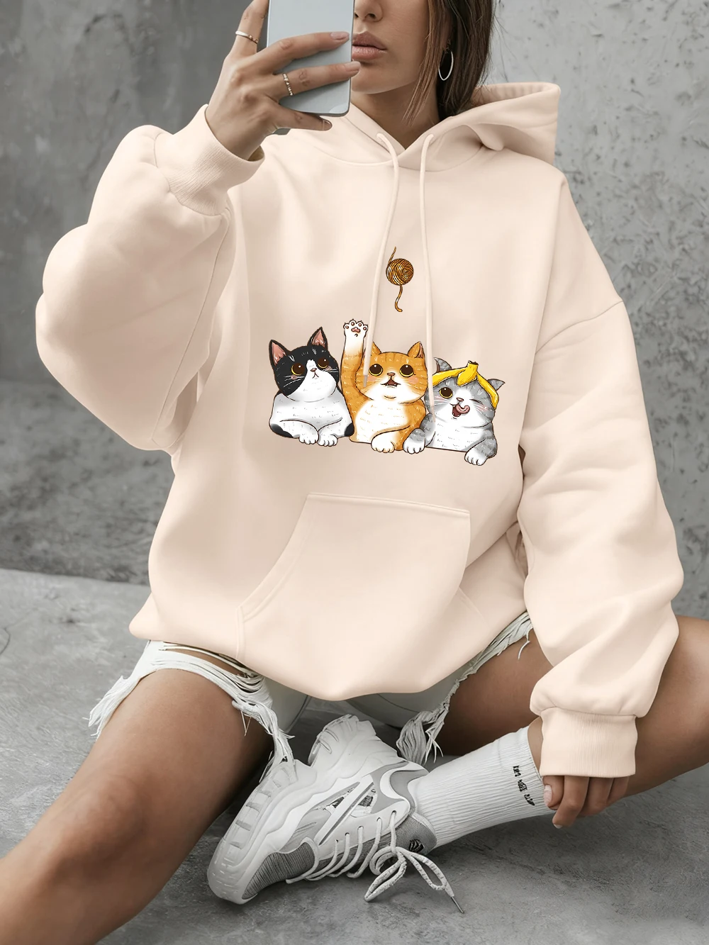 

Толстовки с принтом меховых шариков для ловли кошек, женские базовые толстовки с круглым вырезом, повседневные свободные топы, зимняя флисовая теплая удобная одежда