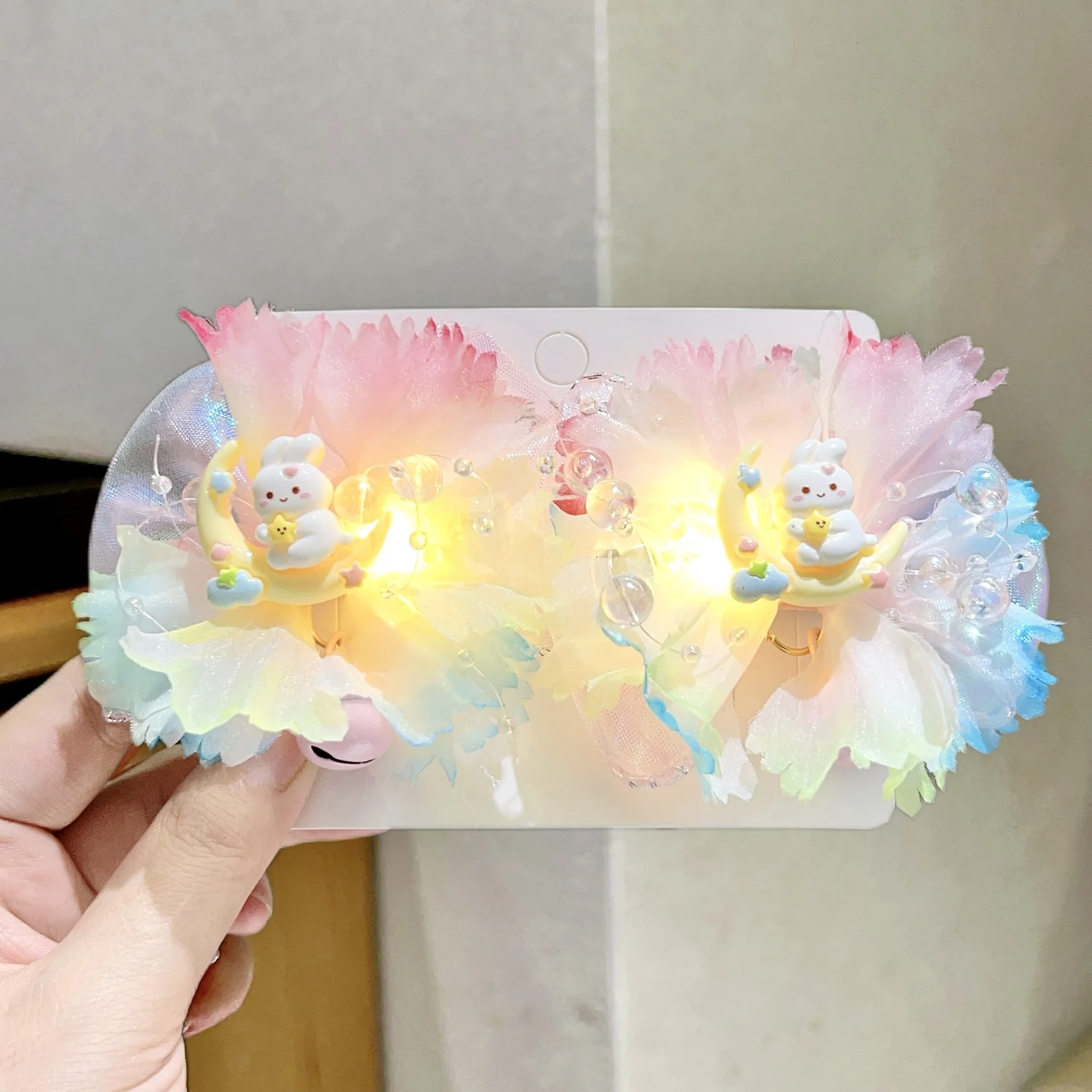 Dziecięce nakrycie głowy Hanfu, urocza spinka do włosów z króliczkiem, kwiatami i frędzlami, błyszcząca zawieszka, spinka księżniczki, akcesoria do włosów na święta.