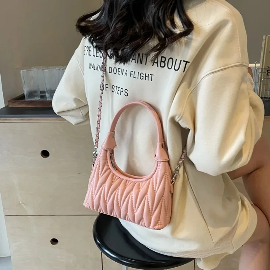 

New senior sense of texture niche spring and summer retro chain simple shoulder slanting cross women's bag pleated handbags