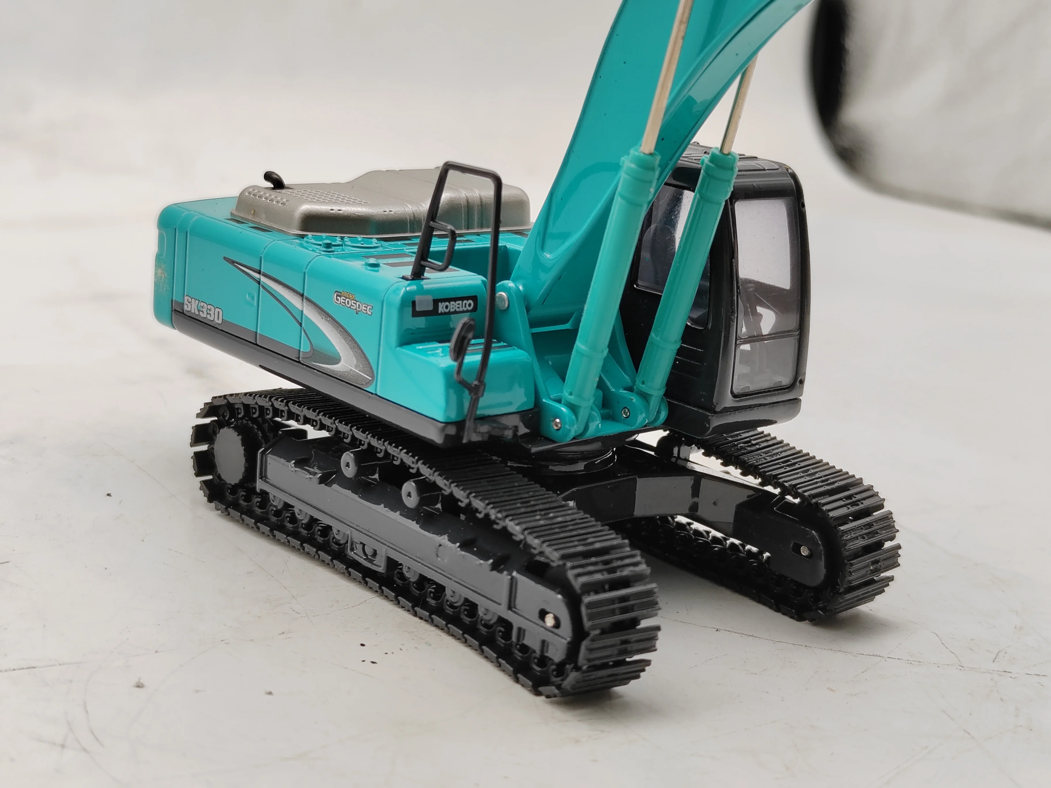 For Kobelco SK330 excavator model 1/50 truck model Diecast alloy metal Hydraulic Excavator truck model engineering truck toy