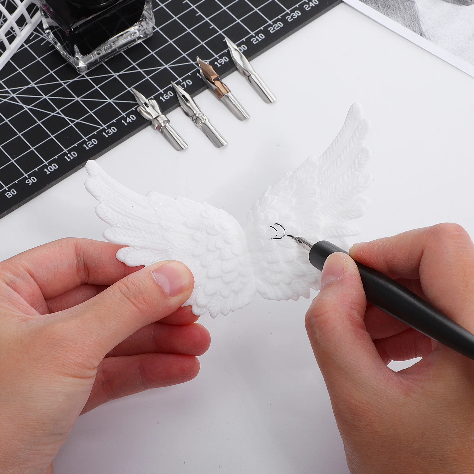 

High-Quality Panel Liner Pen Set for Model Art Craft Waterproof Infiltration Line Drawing Tool Accent Color Hand-Painted Design