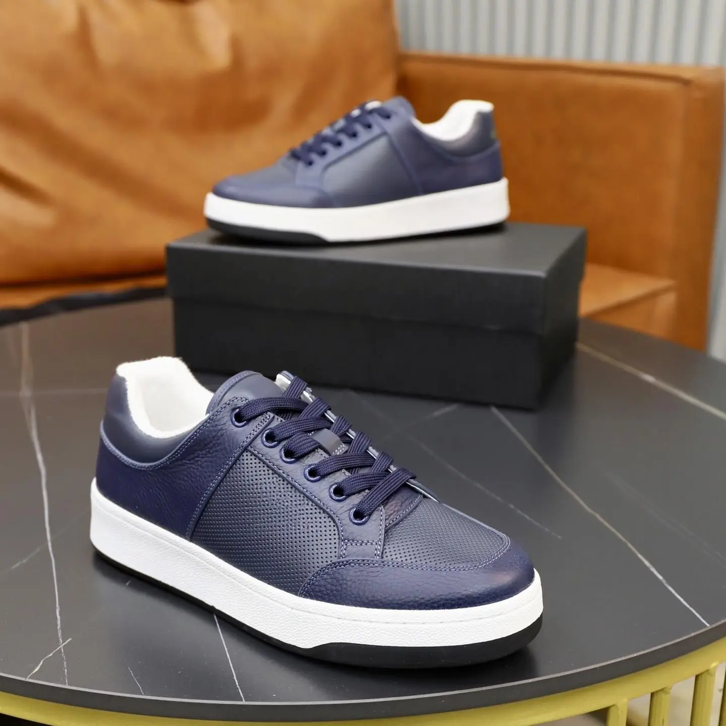 Unisex Navy Blue Low Top Skate Sneakers Grain & Perforated Leather Splicing Warm Fleece Lining Lace Up White Sole Casual Board Shoes