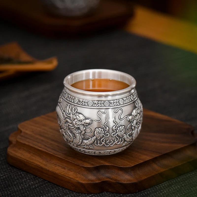 

Silver cup 999 sterling silver Tea Cup Xianglong presenting Rui Baifu single cup portable cup Sample tea cup owner cup