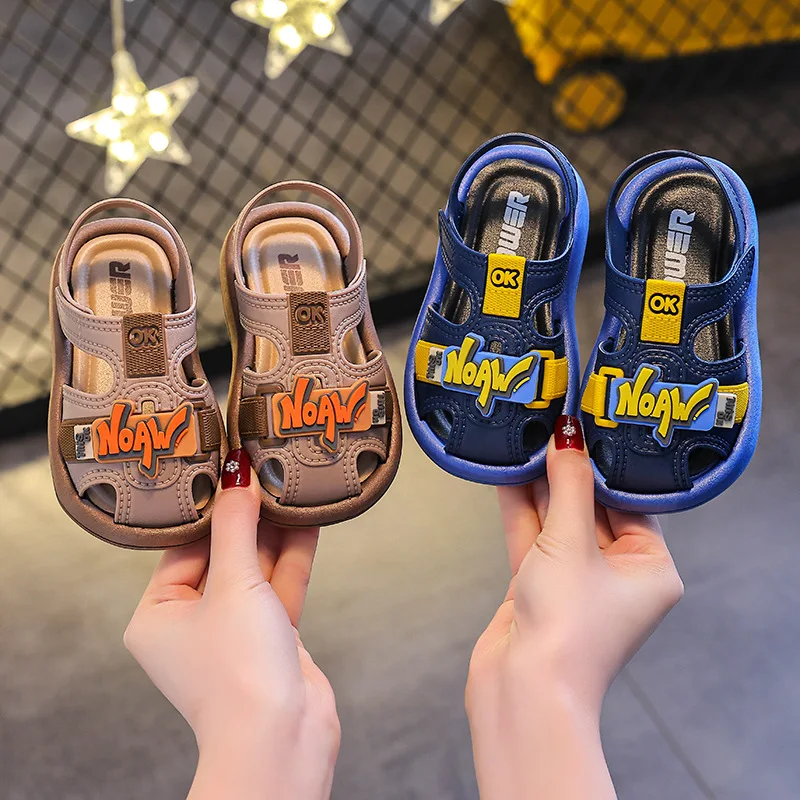 

2026 Baby Squeaky Shoes Summer Sandal High Quality Funny Toddler Sound Sandals Fashion Sneaker Cute Car Patterns Kid Unisex