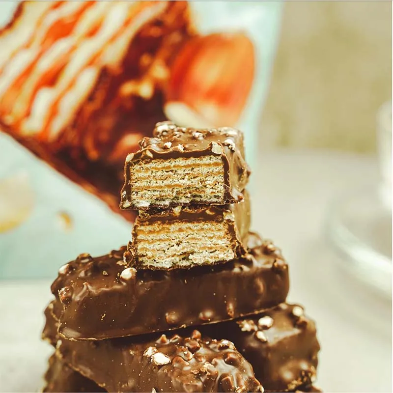 Biskuit Wafer Cokelat Nestle Crispy Shark Rasa Hazelnut 7.06oz（200g）Kue Santai