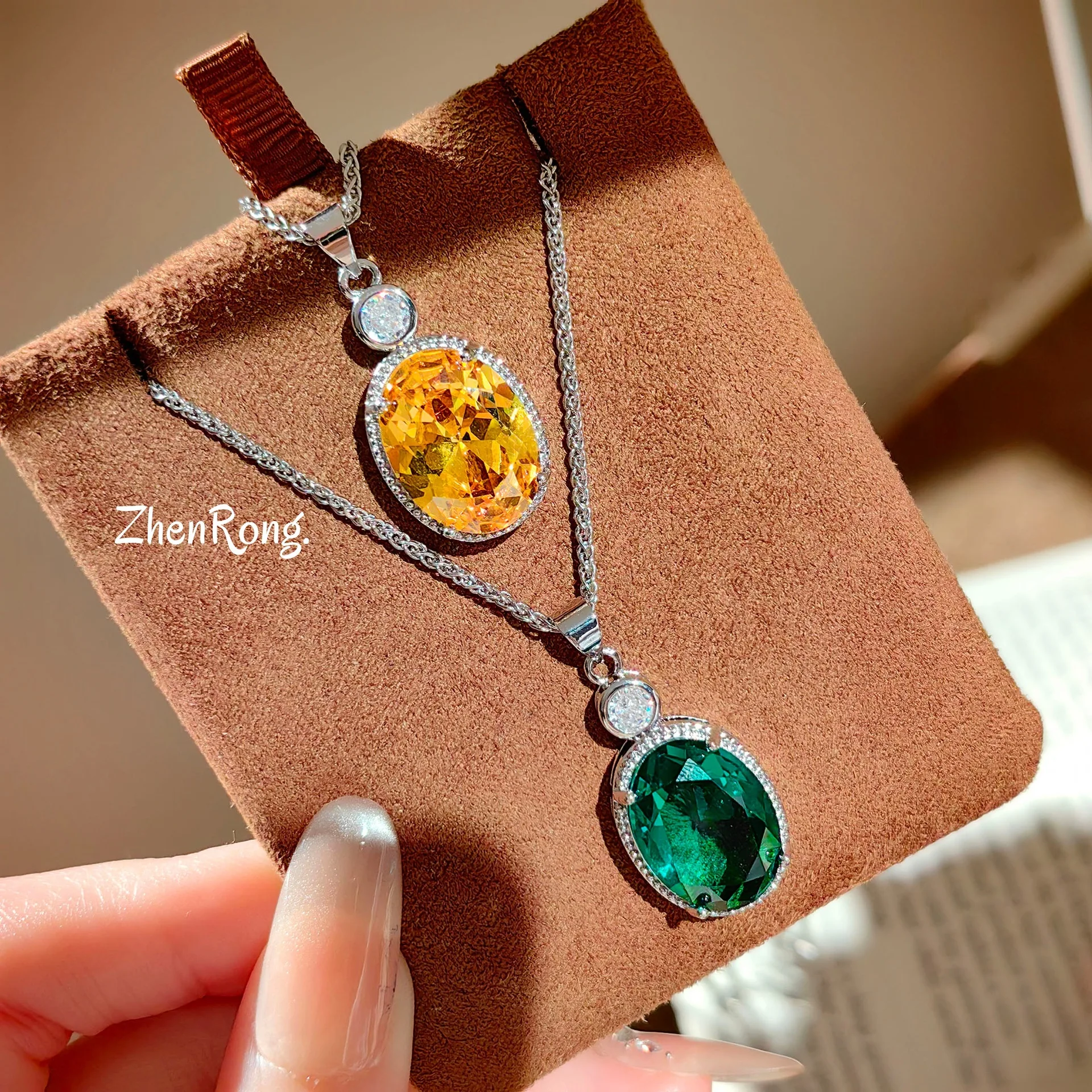 Suitable for island holidays, clear green pigeon egg necklace for women, exquisite sparkling mint green necklace