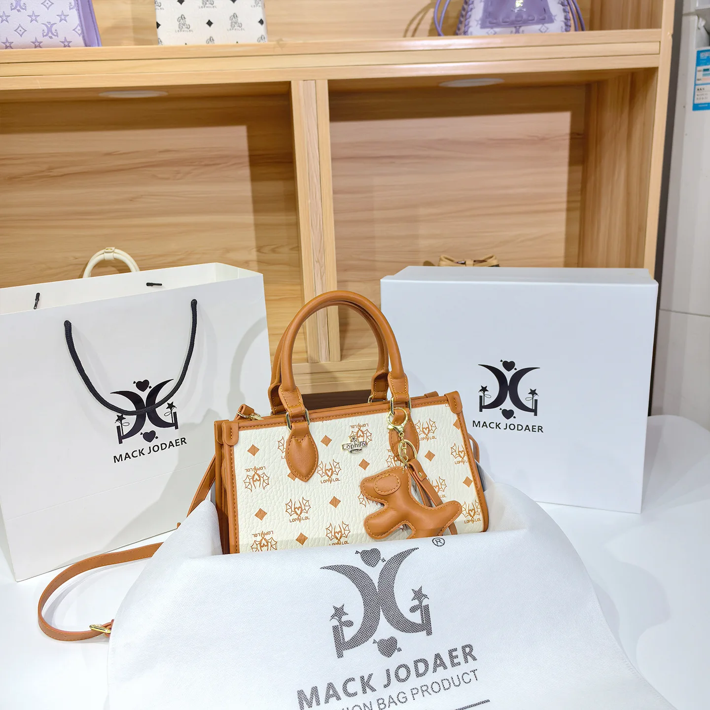 

Elegant Vintage Designer Diaper Bag For Women Minimalist Luxury Leather Large Capacity Stylish Fashion Shoulder Bag