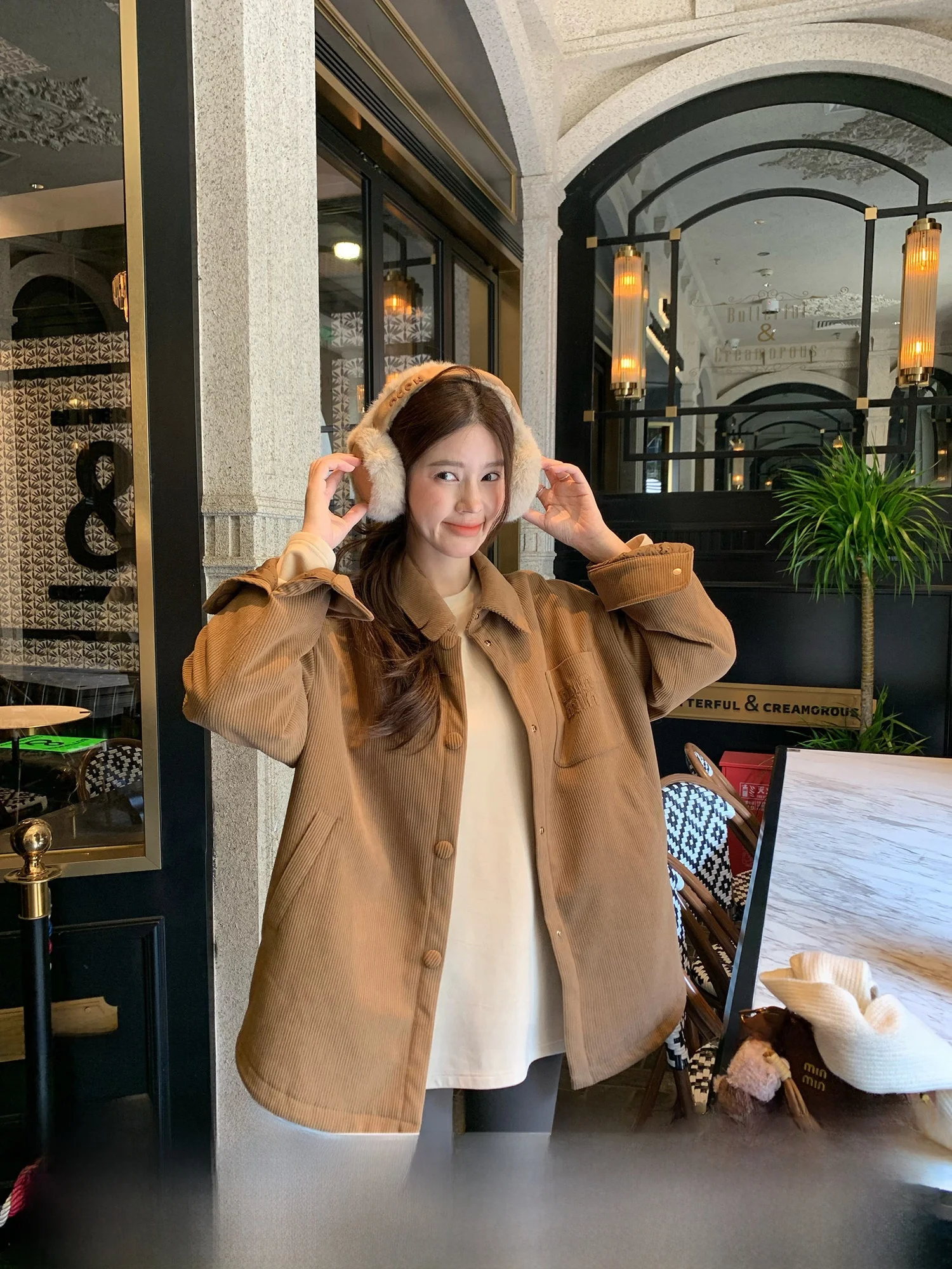 

Свободная куртка в корейском стиле из хлопка Miu Home: легкое стеганое пальто с вышивкой, объемным воротником и отделкой из искусственной замши