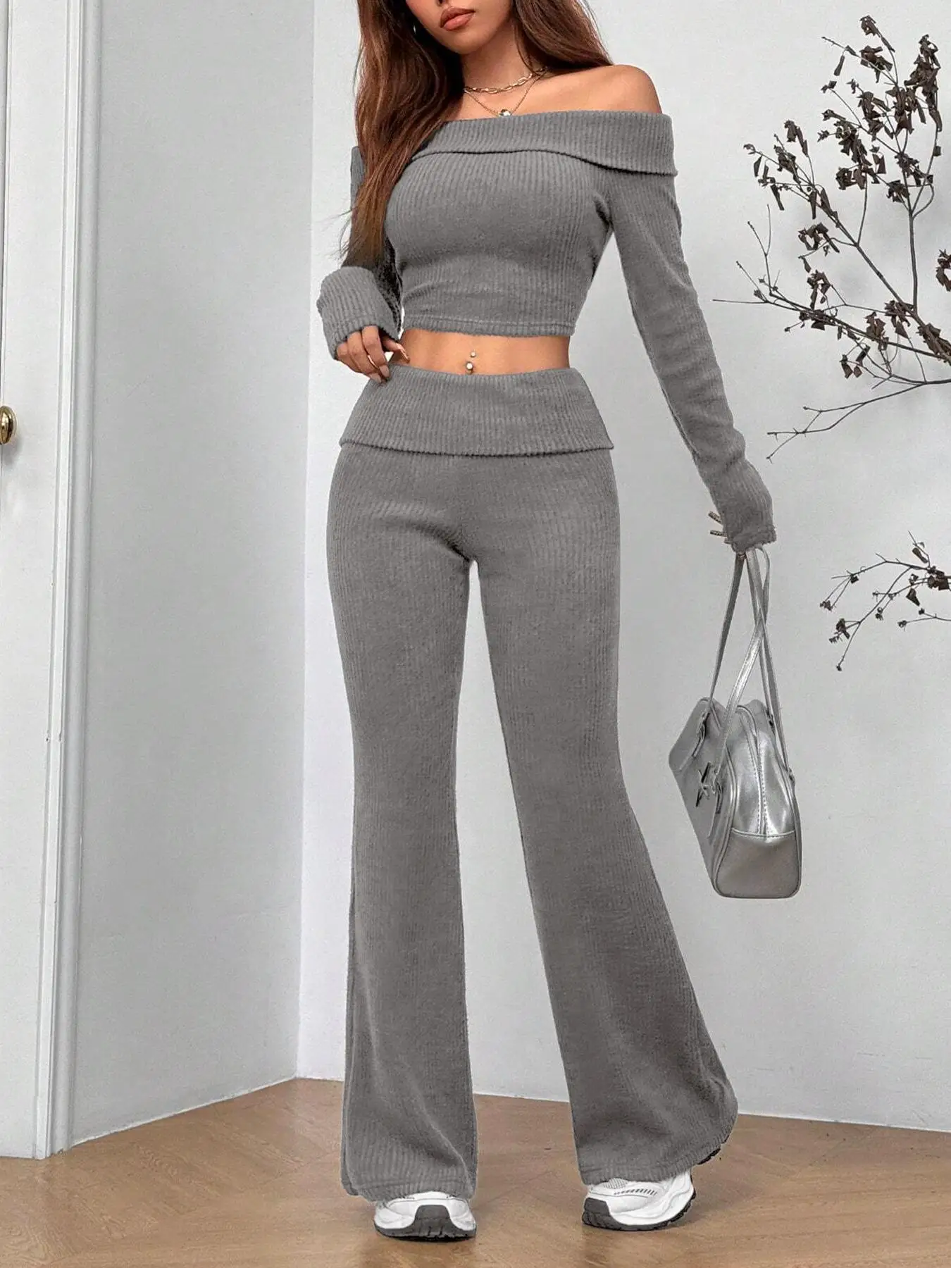 Modisches, langärmliges, schulterfreies Oberteil für Damen und lässiges Schlaghosen-Set, einfarbiges Outfit für Damen
