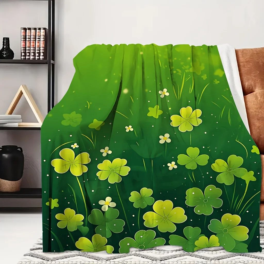 1pc Fresh Green Clover Field Scenery Print Flannel Blanket, Soft And Lightweight, Suitable for Blankets, Bed Covers, Living Room
