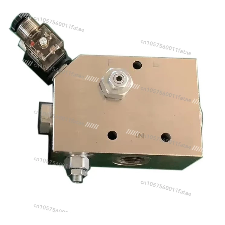 

Backhoe loader hydraulic breaker hydraulic diversion valve