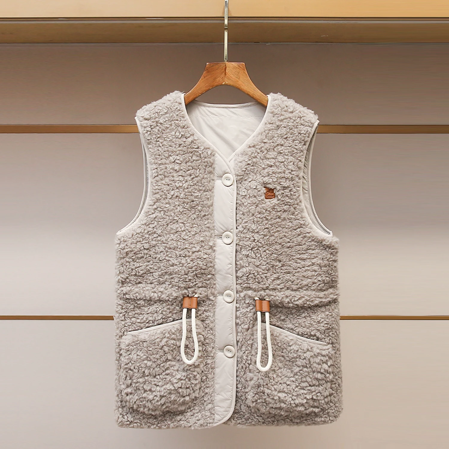 

Элитный женский жилет из овечьей шерсти в стиле ретро с круглым вырезом и пуговицами, уличная одежда, зимняя новинка, South Oil Ladies Jaet