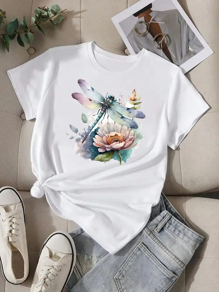 Camiseta com decote em O feminino, roupa feminina, estilo floral, libélula, estampa aquarela, topo gráfico, moda casual, manga curta