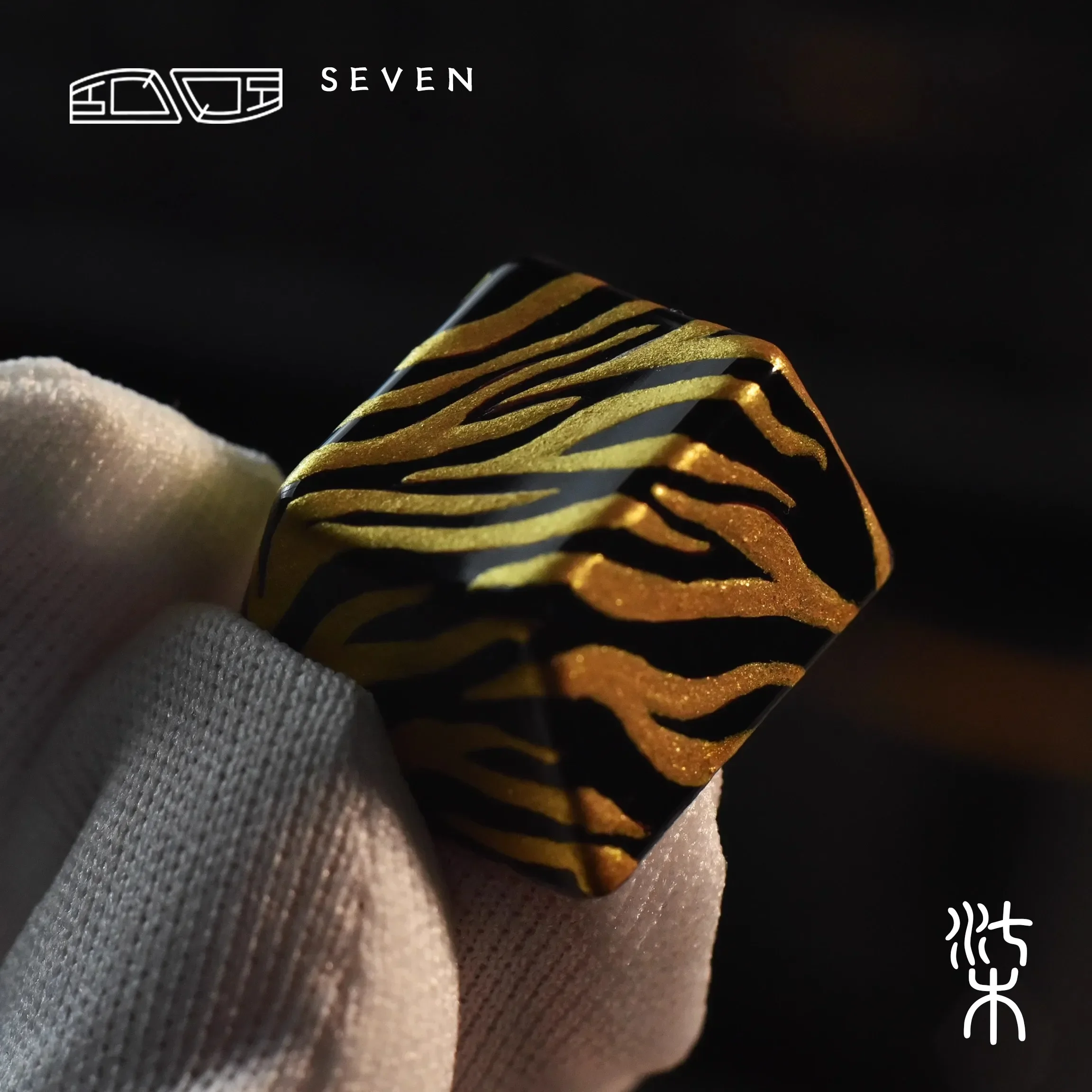 

Chinese Lacquer Keycap Custom Handmade Porcelain Key Caps Black White Cherry R4 MX Switch Mechanical Keyboard Artisan Keycaps