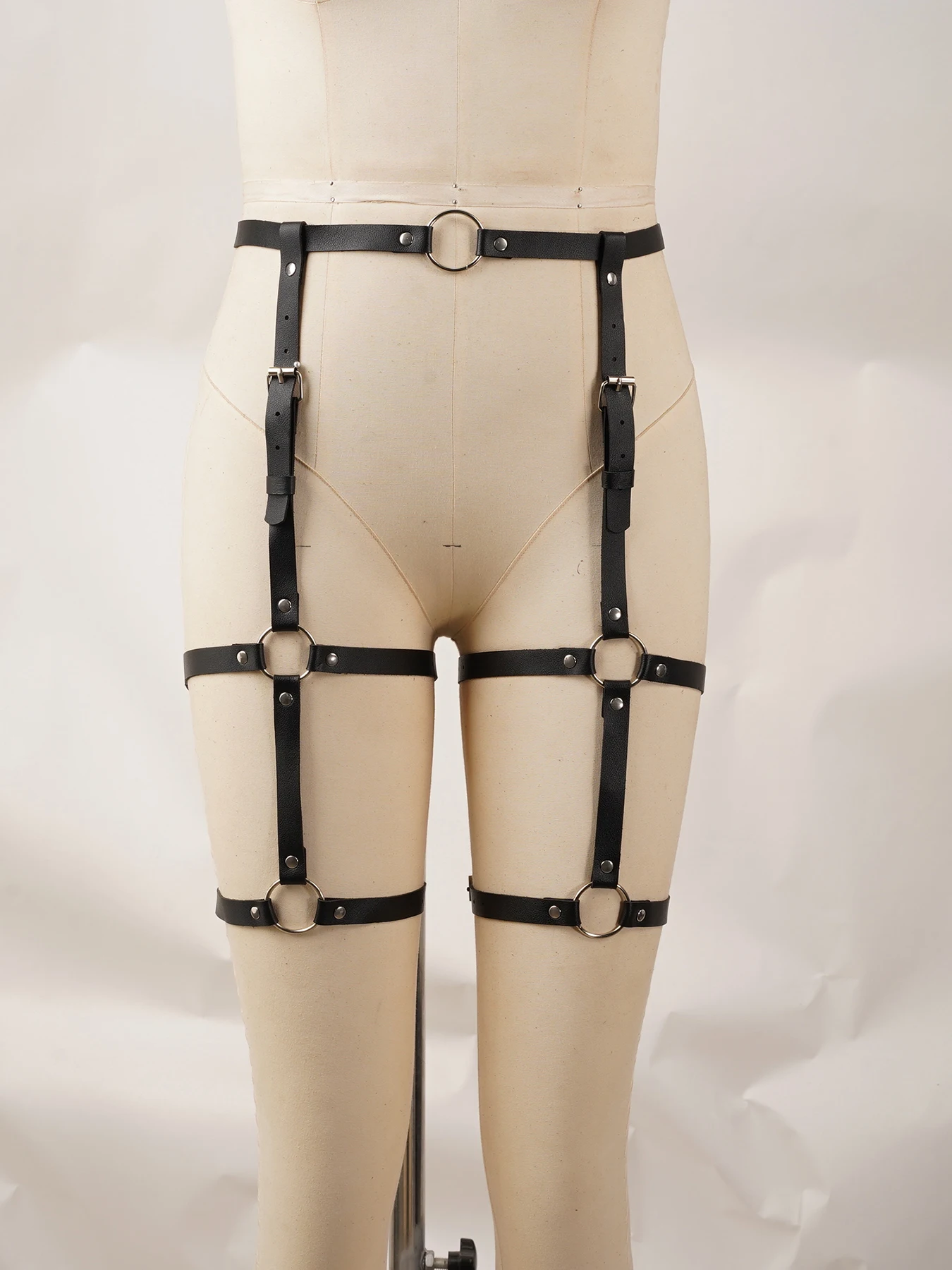 

PU material shapewear, adjustable garter belt, women's sexy lingerie accessories, fashionable thigh binder.