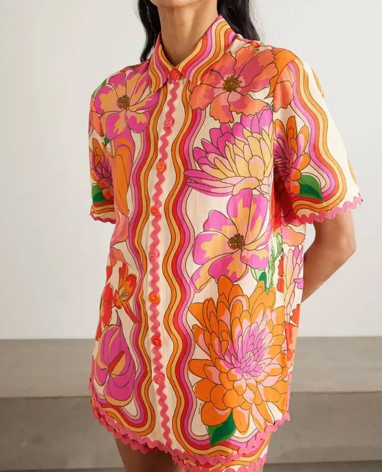 

Весна-лето 2024, праздничный костюм с короткими рукавами, женская футболка с лацканами и шорты на пуговицах, свободный комплект в стиле Харадзюку с винтажным узором и принтом